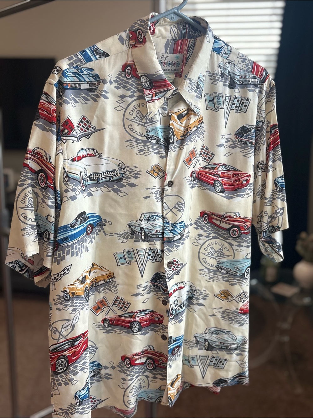 Vintage Chevrolet Men's Reyn Spooner Cream Retro Car Print Short-Sleeve Shirt - Picture 2 of 7